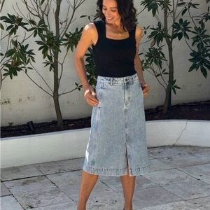 MAYE & COMPANY.  Emery denim skirt Size 2 NWT